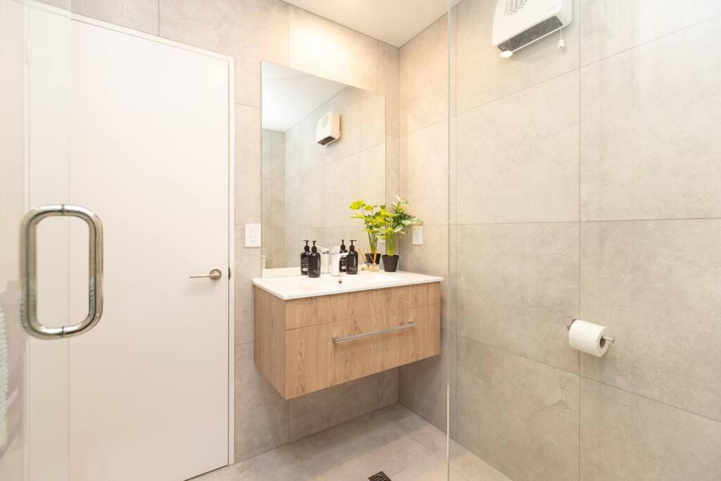 כרייסטצ'רץ' Inner City Luxury With Free Parking מראה חיצוני תמונה